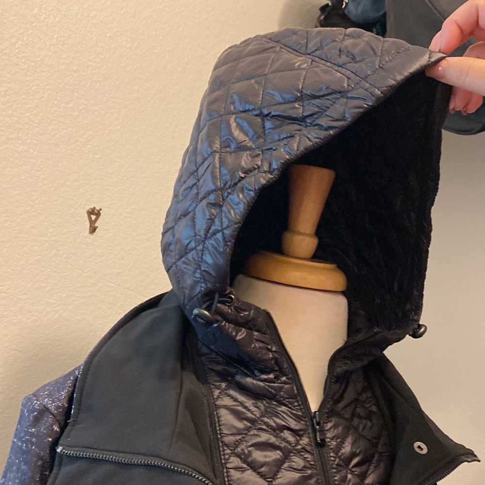 Stylish Guess Jacket - image 3